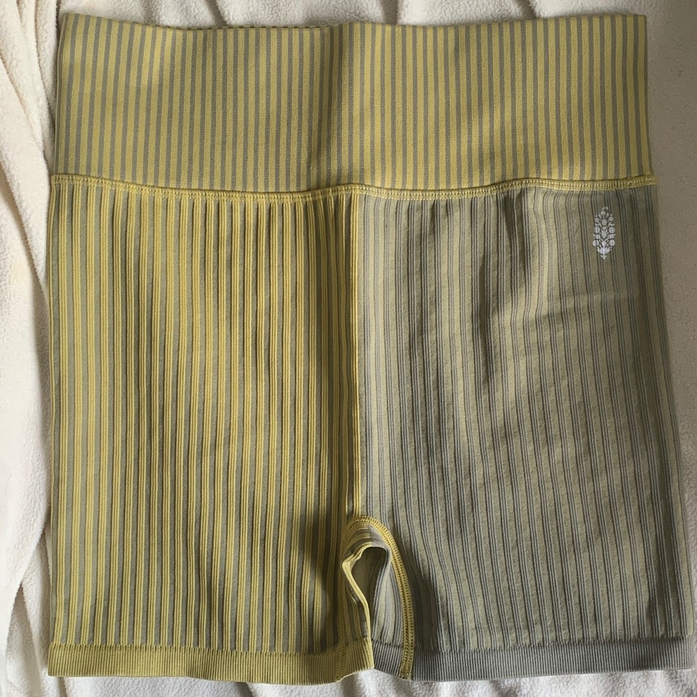 New active shorts size M/L